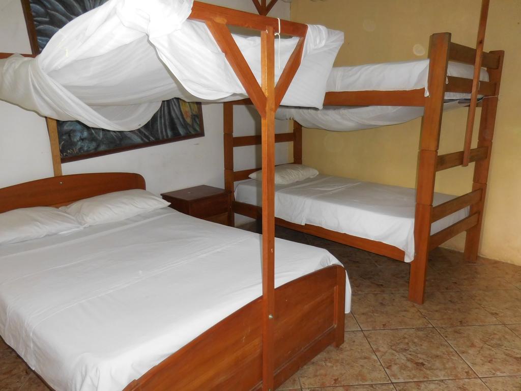 Tambopata Hostel Puerto Maldonado Exterior photo